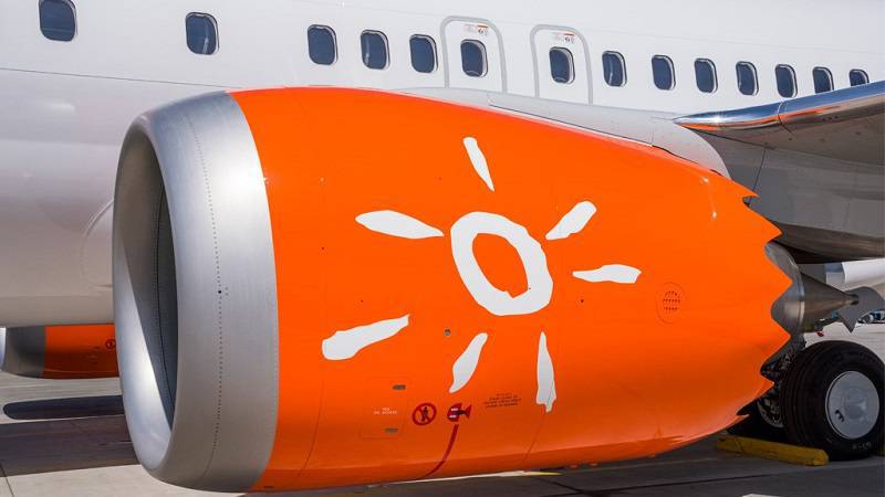 Sunwing plane engine