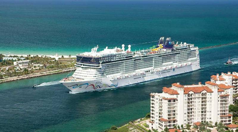 cruises ships in Antigua and Barbuda