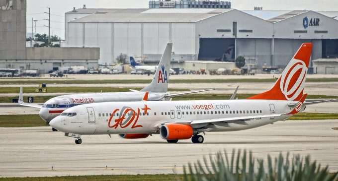 AA and Gol planes on tarmac