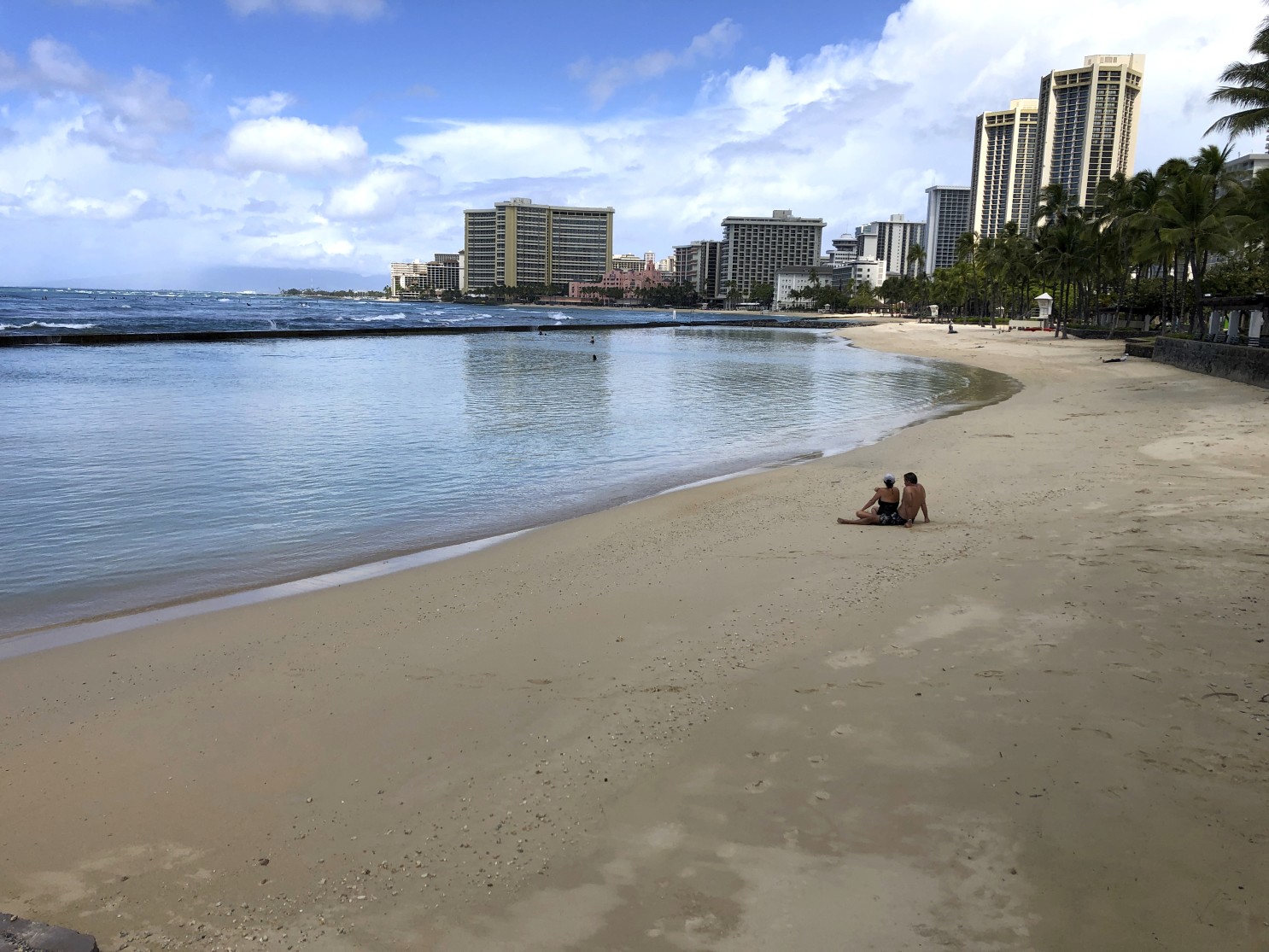 Hawaii beach nearly empty