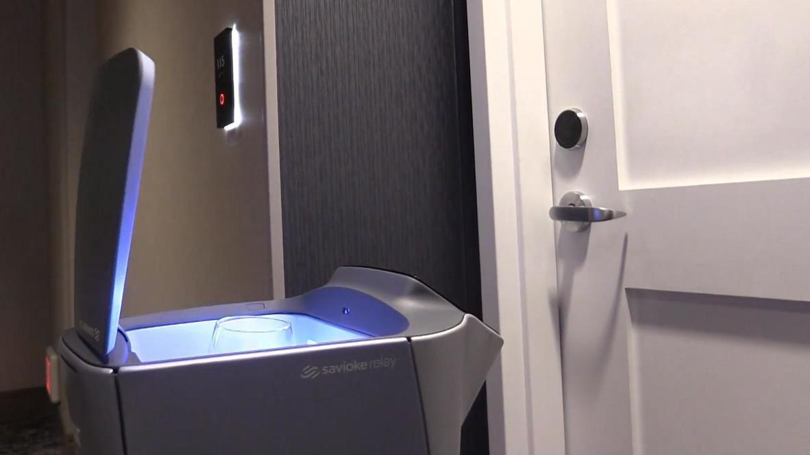 Marriott, Hilton Hotels in California Use Robots for Room Deliveries