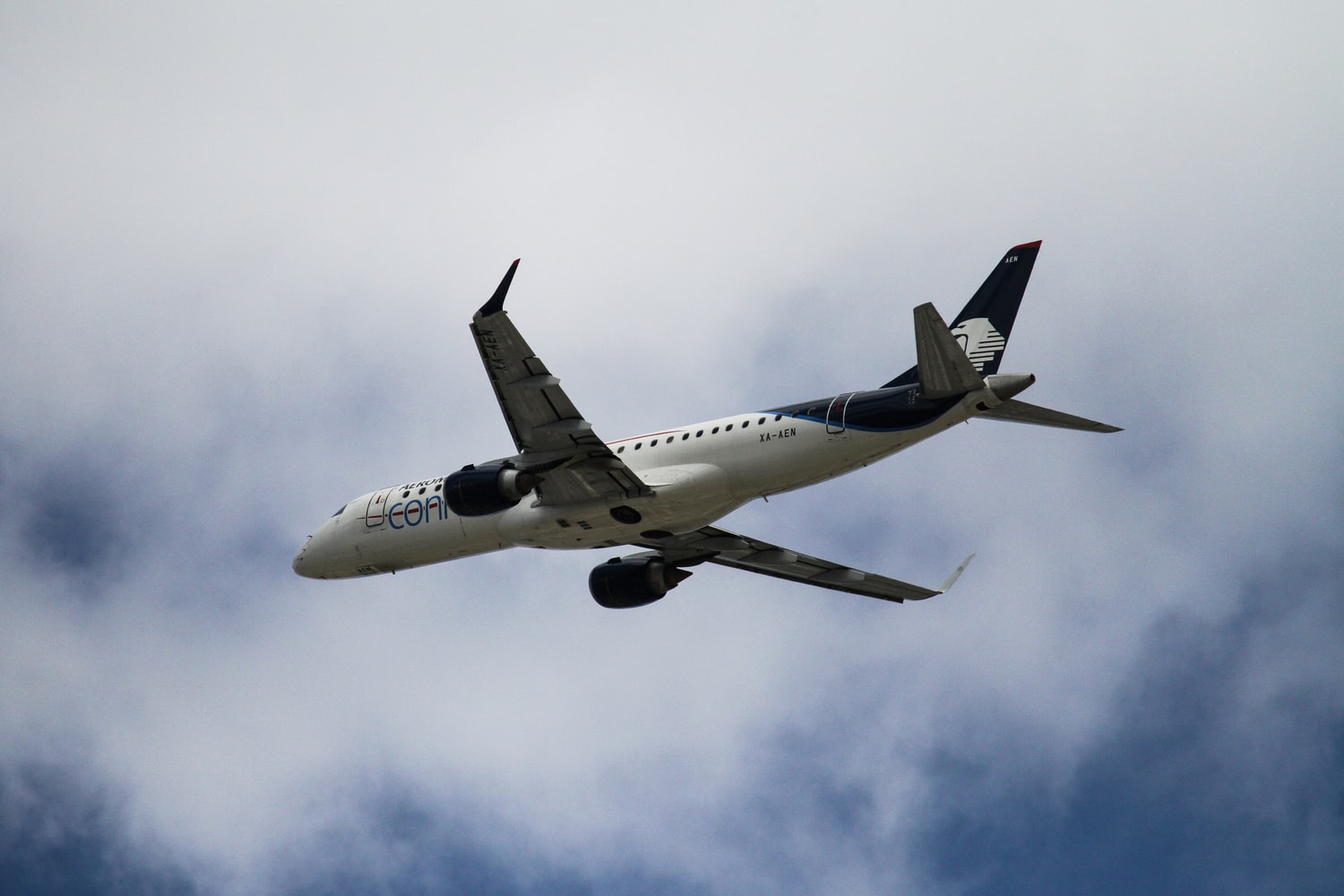 aeromexico plane in the air