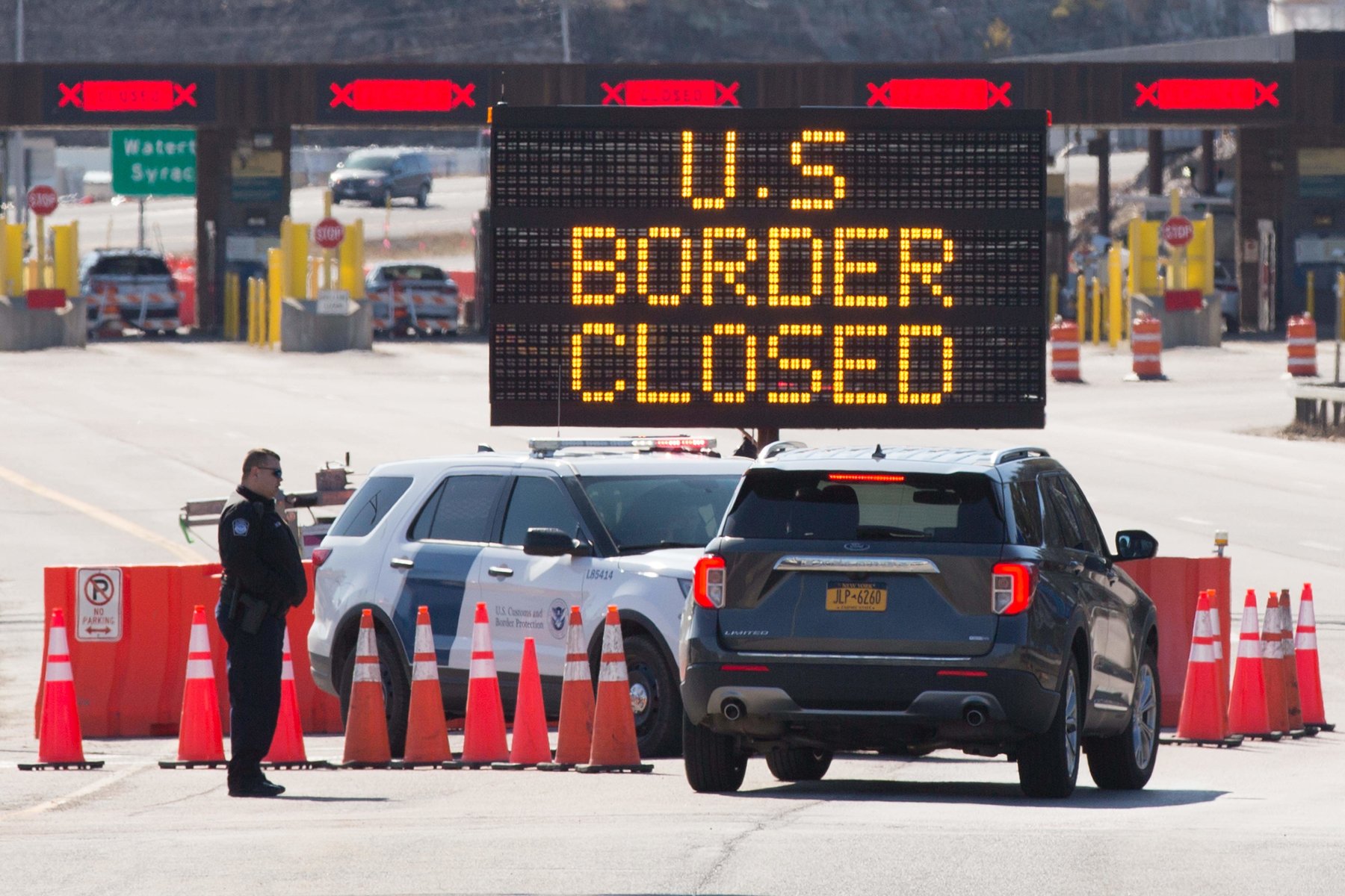 US borders closed