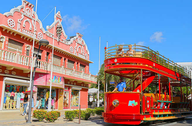 tram in Aruba street