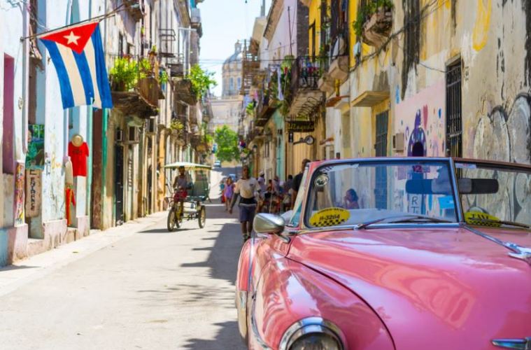 Havana and classic car