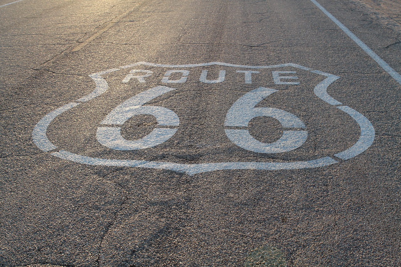 Маршрут 66. Велодорожка текстура. Добро пожаловать на route66. Шоссе картинка с надписью. Ассоциации в картинках шоссе.