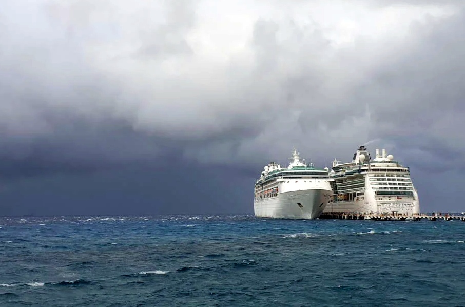 cruise lines storms Caribbean