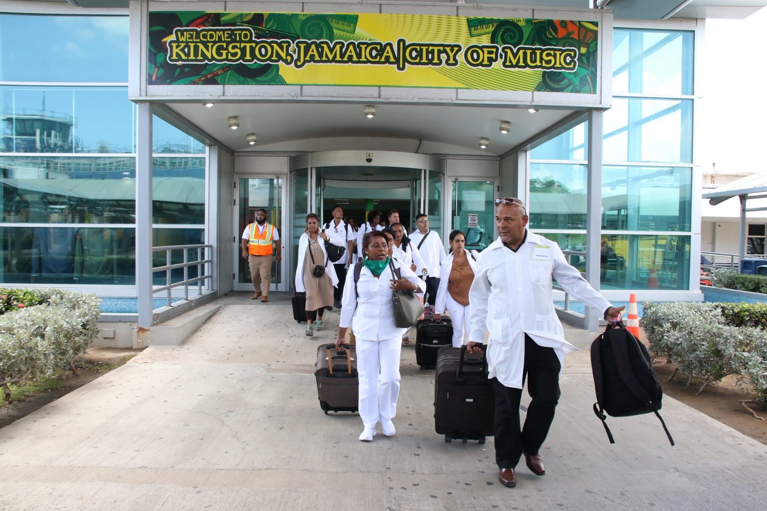 Cuban doctors arrive in Jamaica