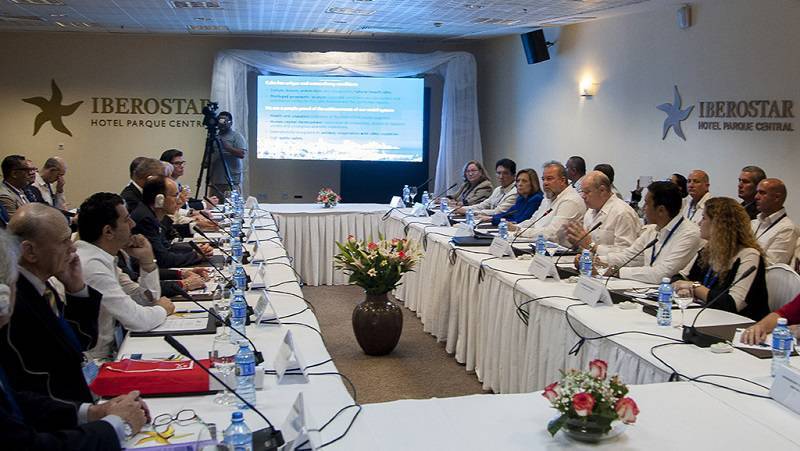 Top Cruise Leaders Huddle in Havana