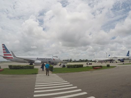 Two U.S. Airlines Start Selling Cuba Airfares