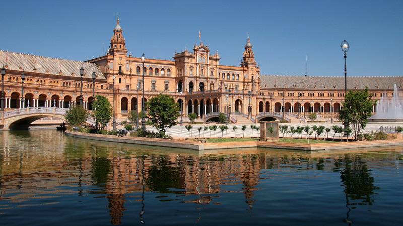 FITUR: Andalusia Lures Travelers with Fashion, Culture