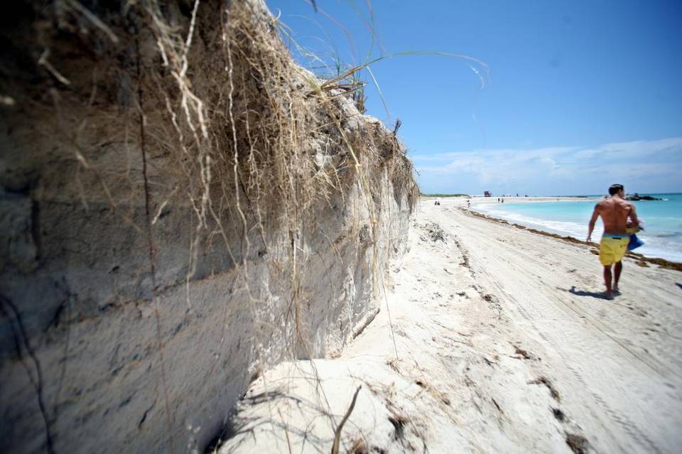 In Miami, Worries about Cuba Include Grains of Sand