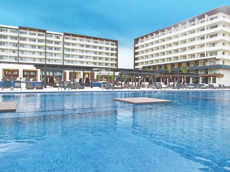 Royalton Blue Waters Opens in Jamaica