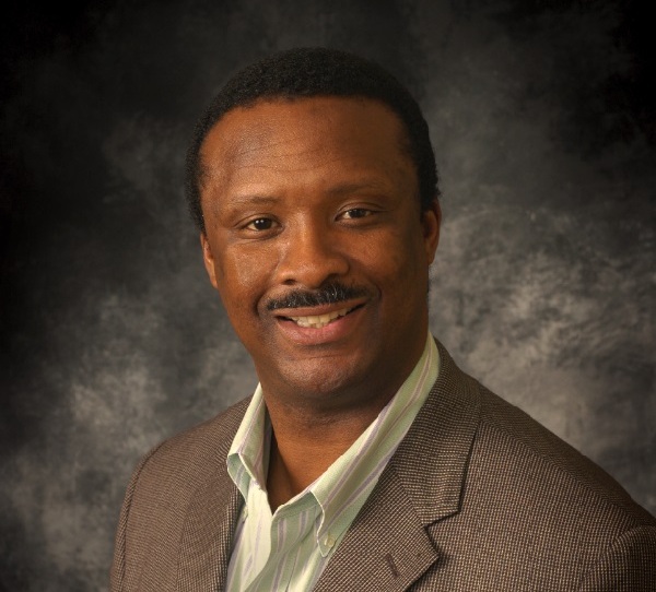 Stuart Bowe Named CHTA’s Hotelier of the Year