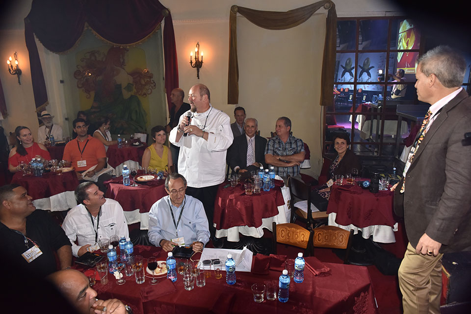A Recipe to Make Your Own Rum at the Excelencias Gourmet Seminar