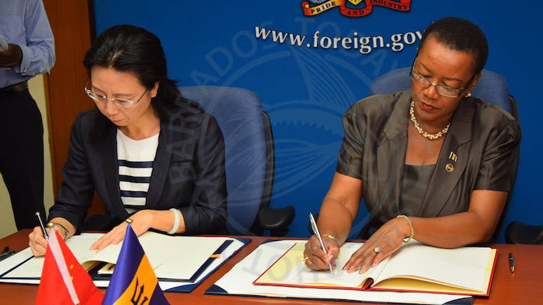 Barbados, China Sign Visa Waiver Agreement