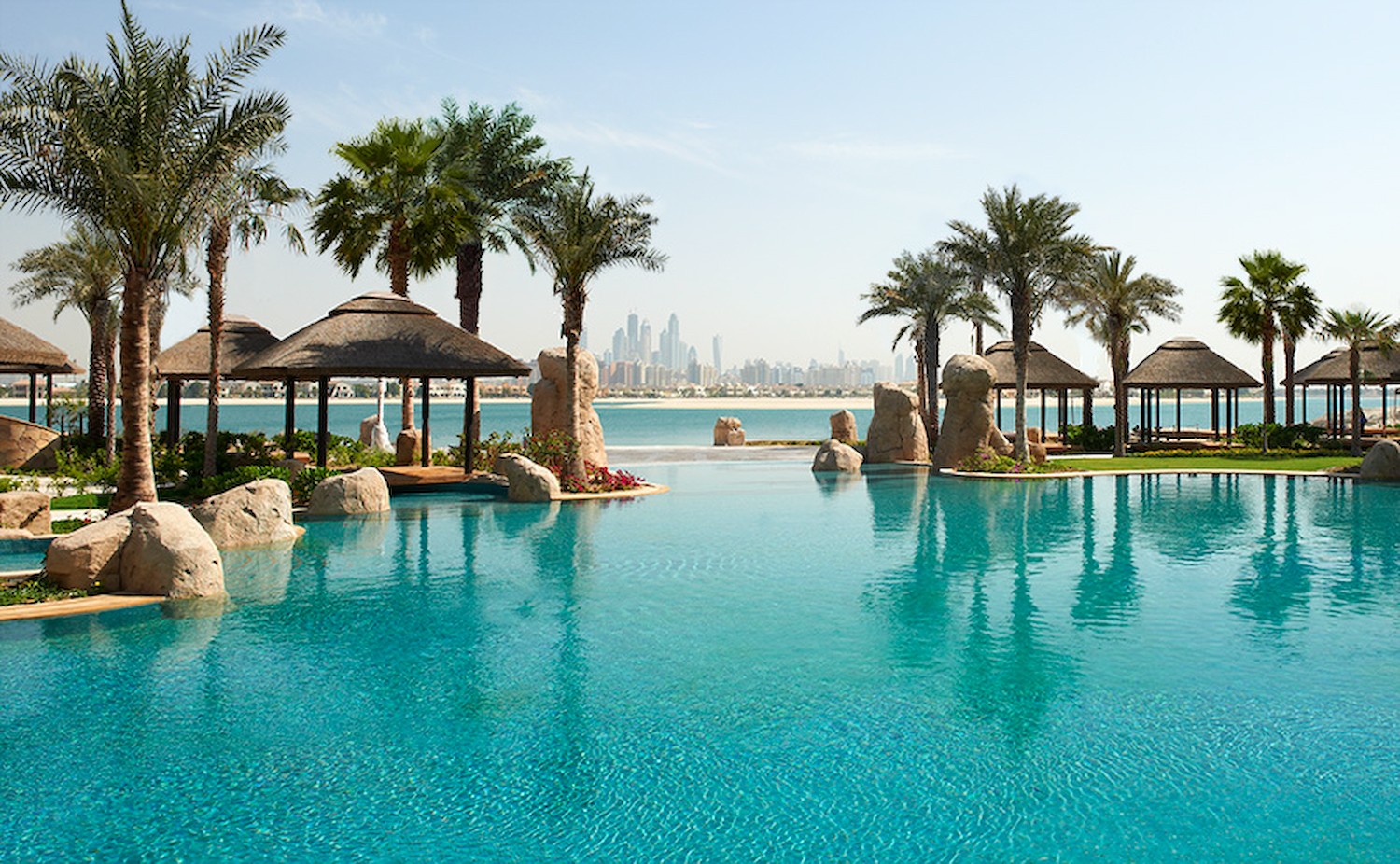 HVS to Sponsor 2015 International Luxury Hotel Association Fast Forward 2020 Luxury Hotel Conference & Hospitality Wellness Expo