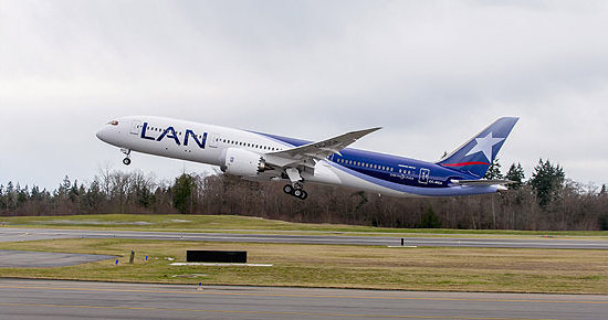 Boeing, LATAM Celebrate Delivery of Airline's First 787-9 Dreamliner