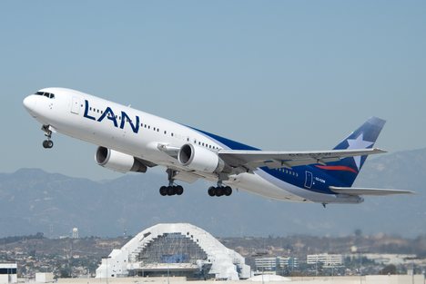 LAN Airlines Reports First-Quarter Net Income