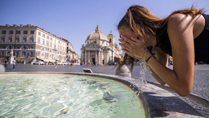 Heatwave Lucifer Wreaks Havoc with Italy’s Tourists Attractions