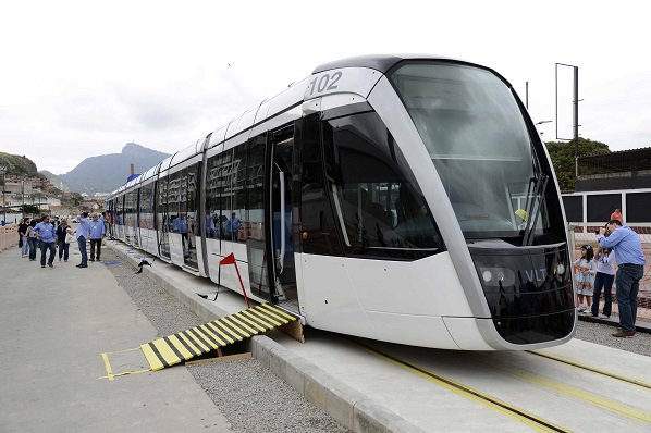 Rio Welcomes First Light Rail Trains Ahead of 2016 Olympic Games