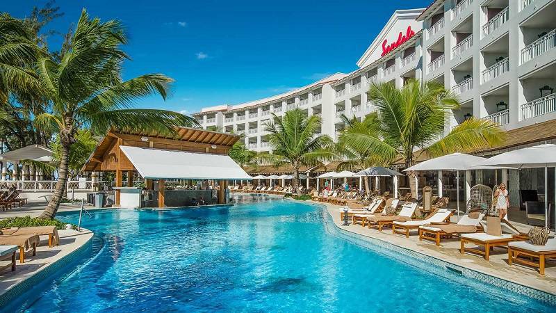 Barbados’ BHTA Chief Rebukes Sandals Employees 