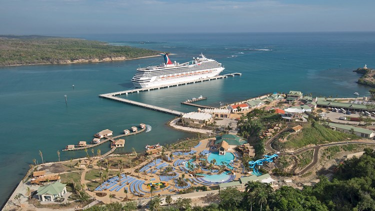 Cruises Travel on a Roll in the Dominican Republic