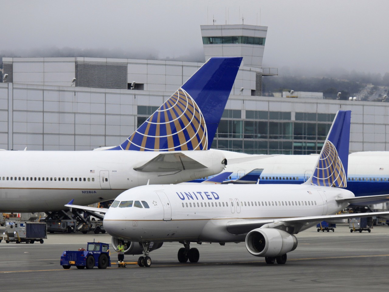 United Slashes Bermuda Flights from Newark
