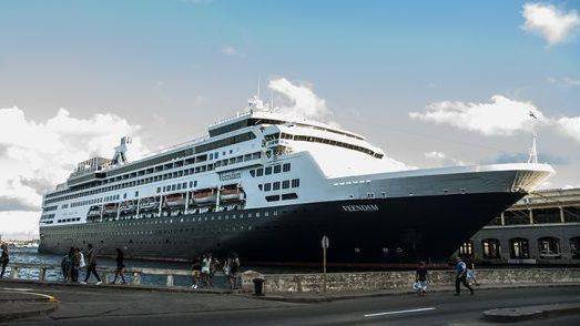 Holland America Lands in Havana