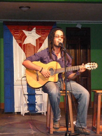 Santiago-born Singer, Songwriter Works on New Album