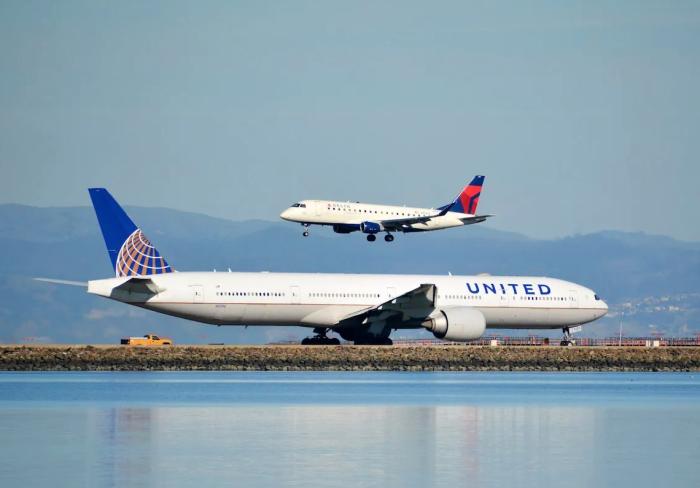 Delta and United Arlines