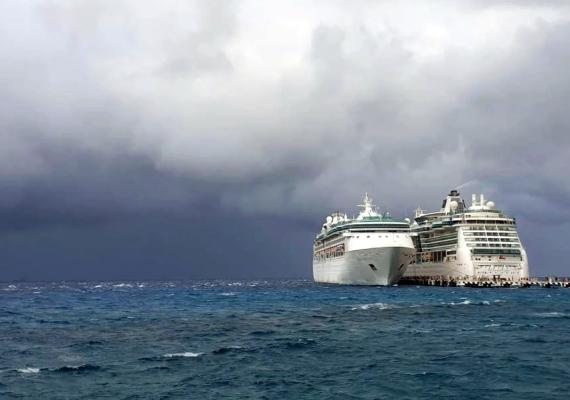cruise lines storms Caribbean