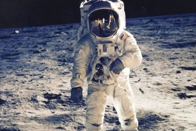 Moon Landing Inspired Richard Branson to Build His Own Spaceship